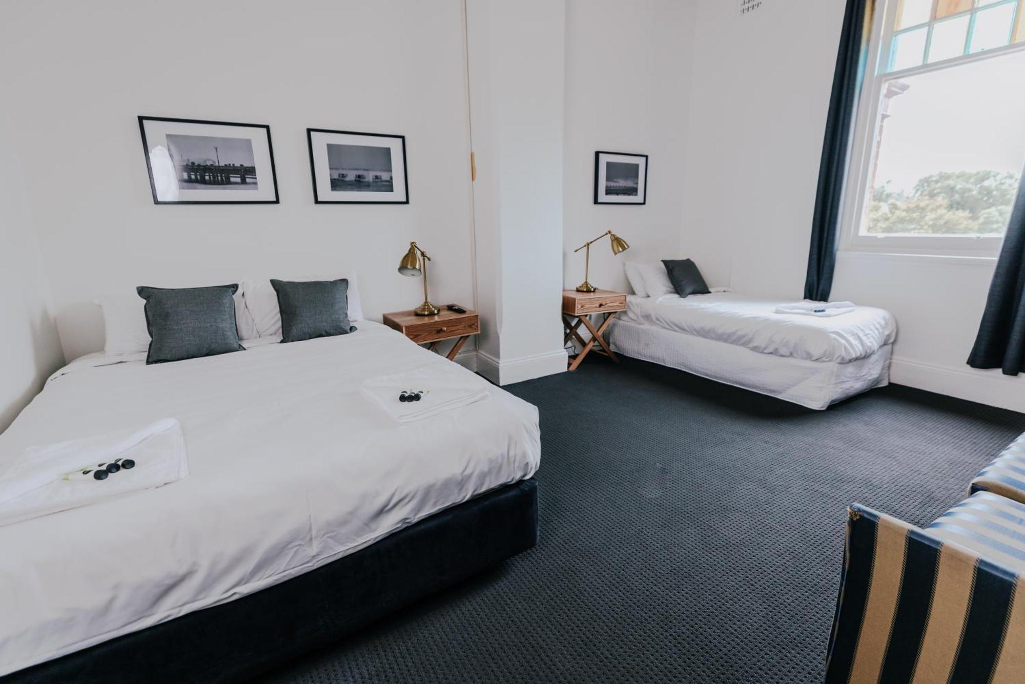 Holmesville Hotel الغرفة الصورة